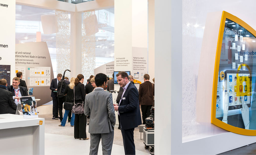 secusmart cebit werbung duesseldorf standbau messedesign niehaus knuewer 4